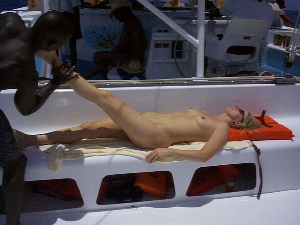 https://static-sg-cdn.eporner.com/gallery/MV/ML/n0Ea7haMLMV/13400683-naked-boat-party.jpg