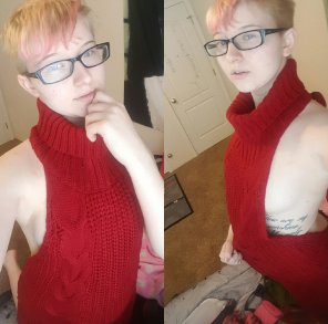 amateur pic VK Sweater + sideboob [self]