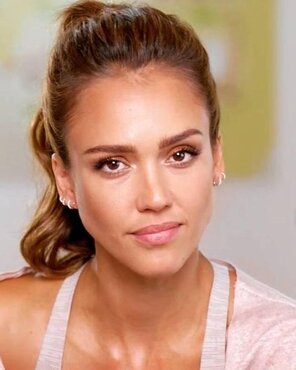 amateur Photo Jessica Alba Say's Look Me In The Eye And I'm Yours ????