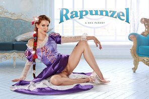 amateur pic Erin Everheart Cosplay Rapunzel VR [Gallery]