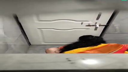 Indian Lady Hidden Piss In Marriage - EPORNER