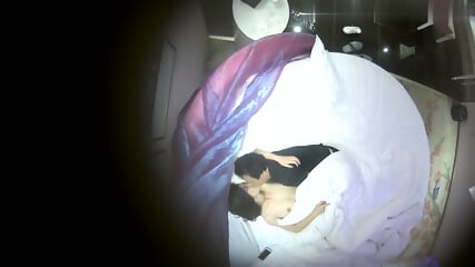 酒店偷拍_某领导灌醉女下属强上把女下属干爽了，醒来就非常主动 - EPORNER