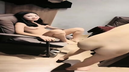 【我的模特侄女们】超多女学生! 群p啪啪道具扩阴爽! 1 - EPORNER