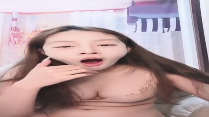 【D乳萝莉】巨乳小萝莉!邀来闺蜜舔逼道具自慰过瘾!_1 - EPORNER