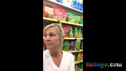 Sexy Milf Supermarket Flash - EPORNER