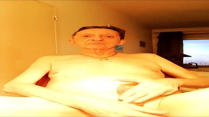 Nude Spreading Cream On My Face And Dick - EPORNER