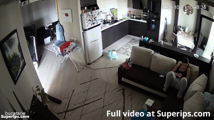 IPCAM – Mature Mom Rubs Her Pussy While Watching Porn - EPORNER